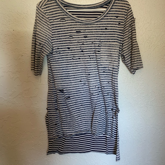 Free people destroyed “tommy” slide slit tee shirt - Picture 2 of 10